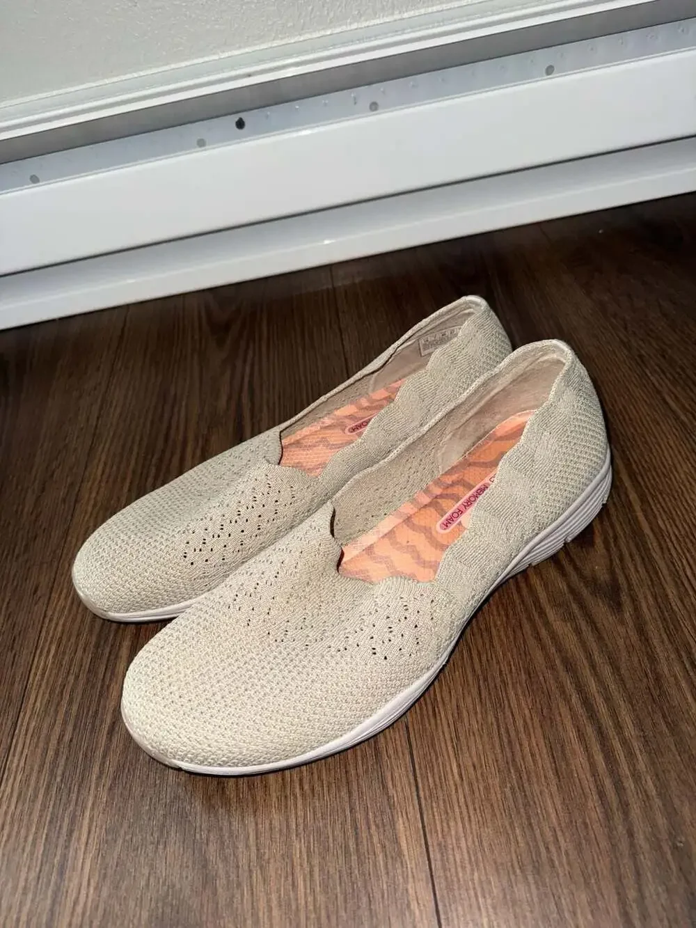 Skechers Seager Stat Scalloped Collar Skech-Knit Slip-On Loafer Size 10